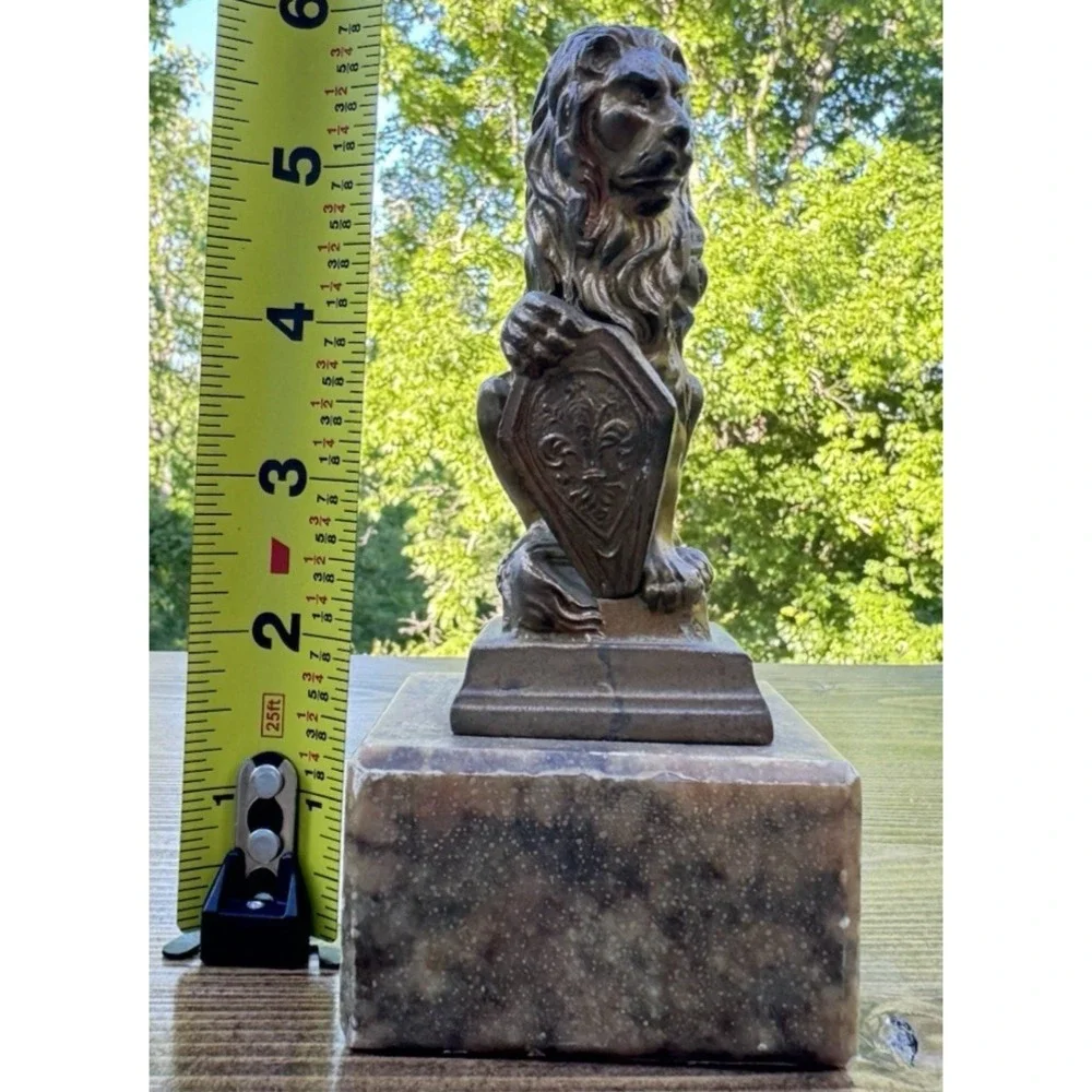Vintage Lion Bookends Stone Base Heraldic Shield Old World Decor‎